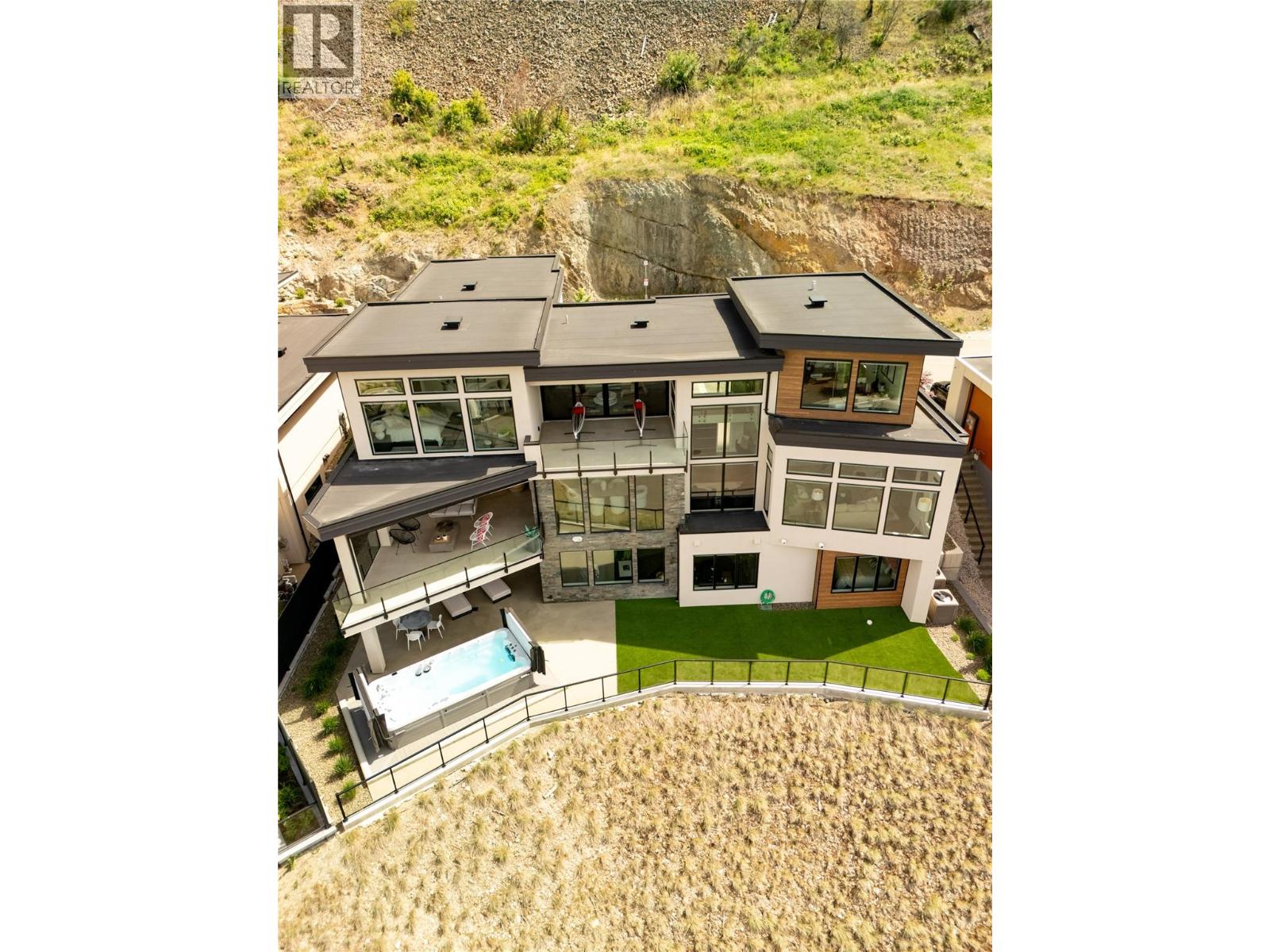 605 Clifton Court