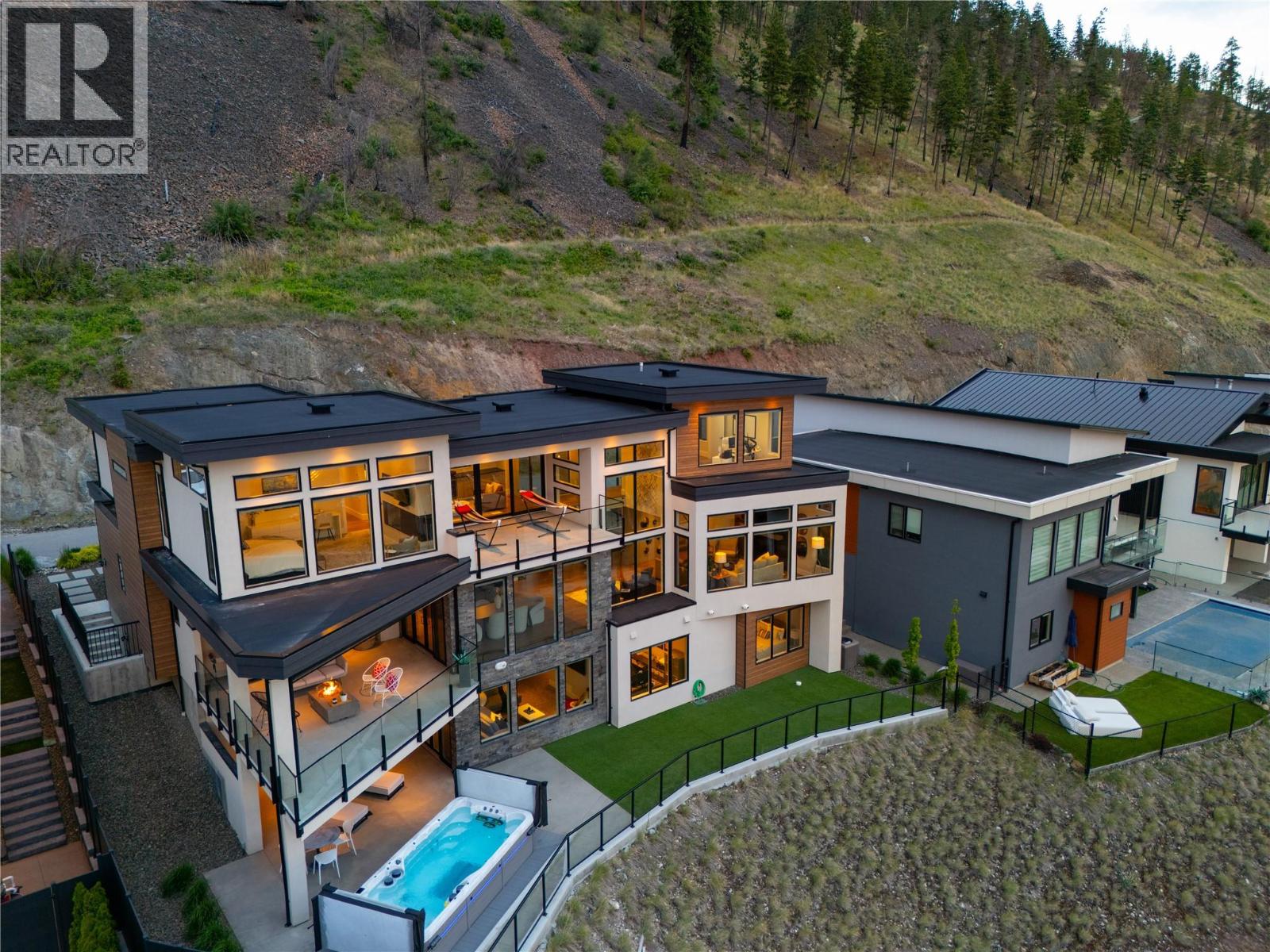 605 Clifton Court