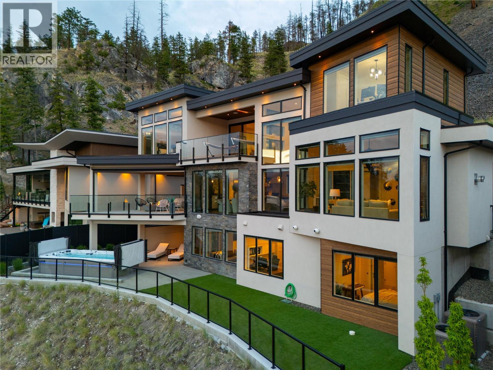 605 Clifton Court