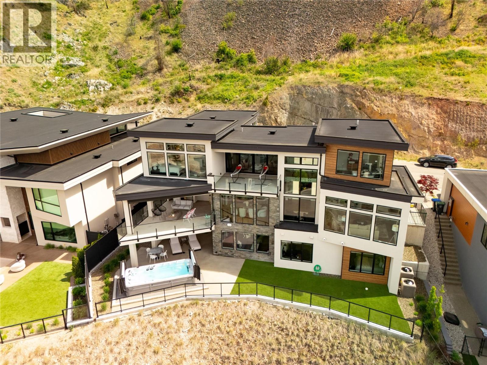 605 Clifton Court