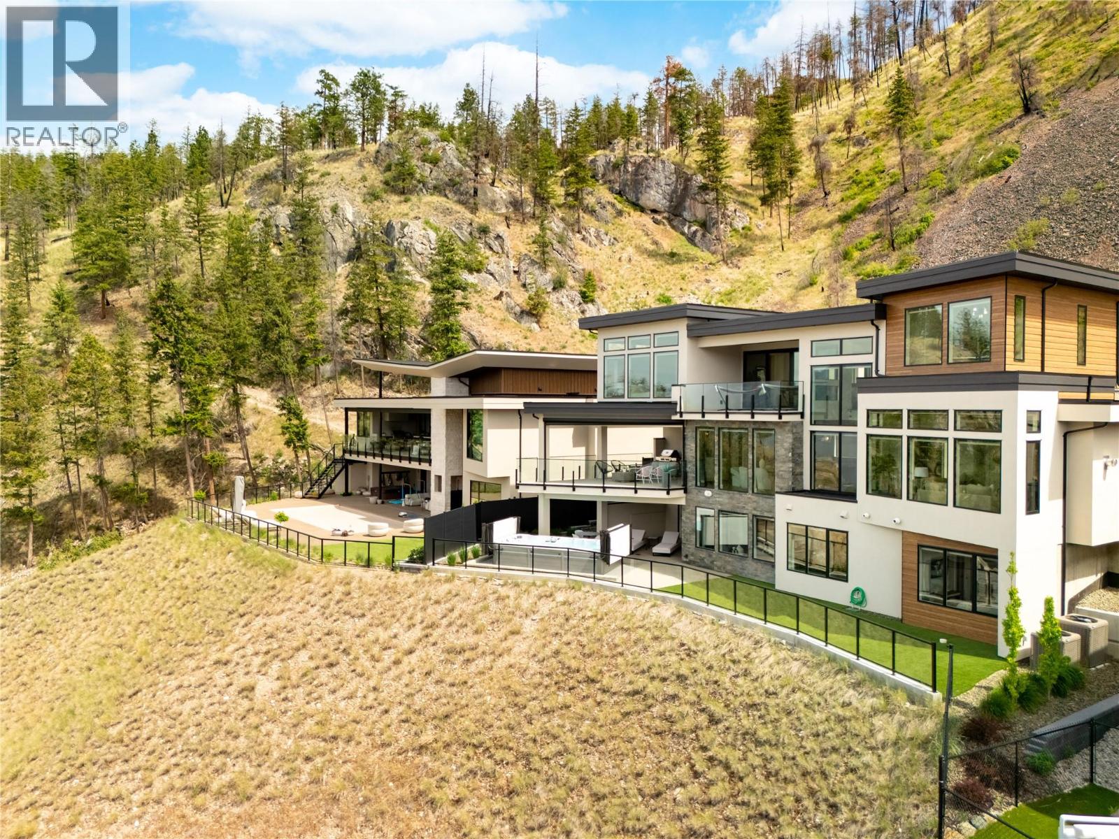 605 Clifton Court