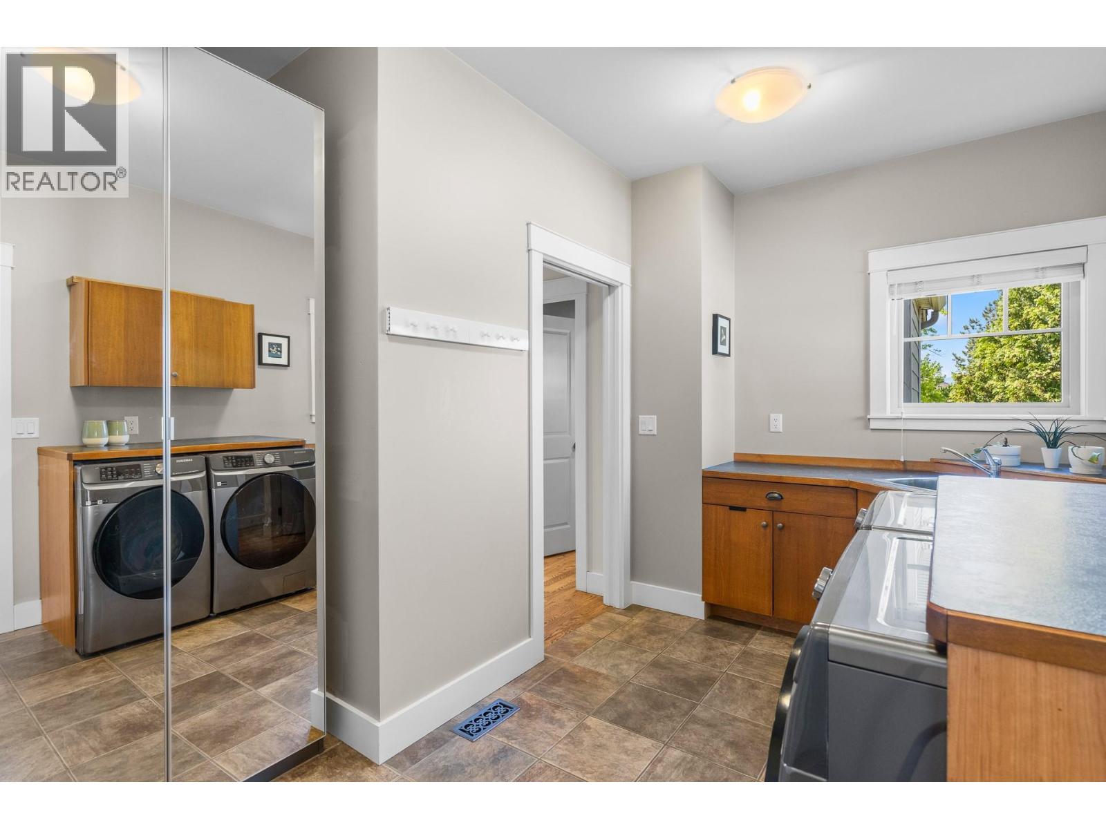 1717 Canyon View Court