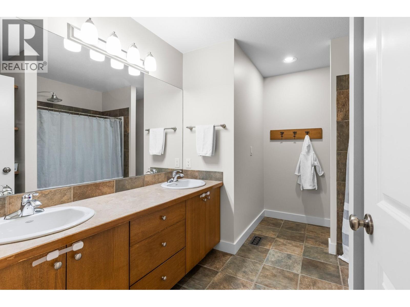 1717 Canyon View Court