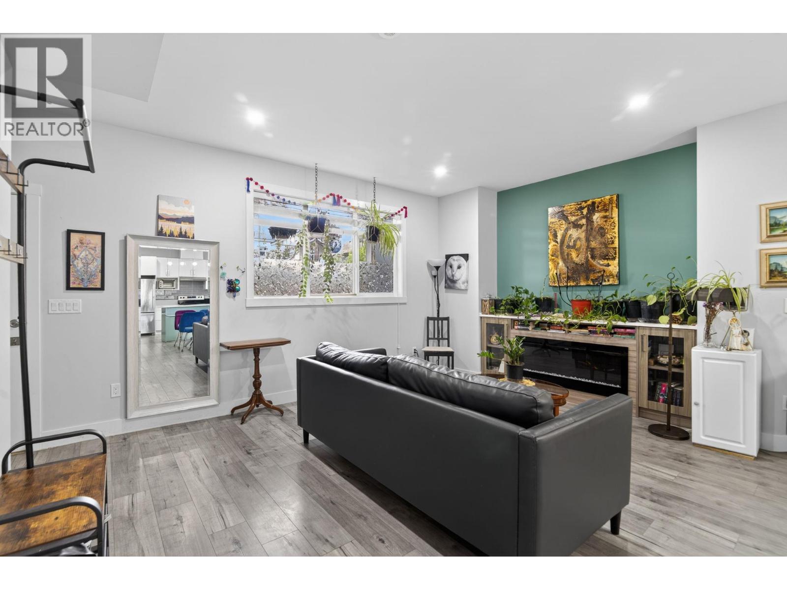 1038 Stockwell Avenue Unit# 1