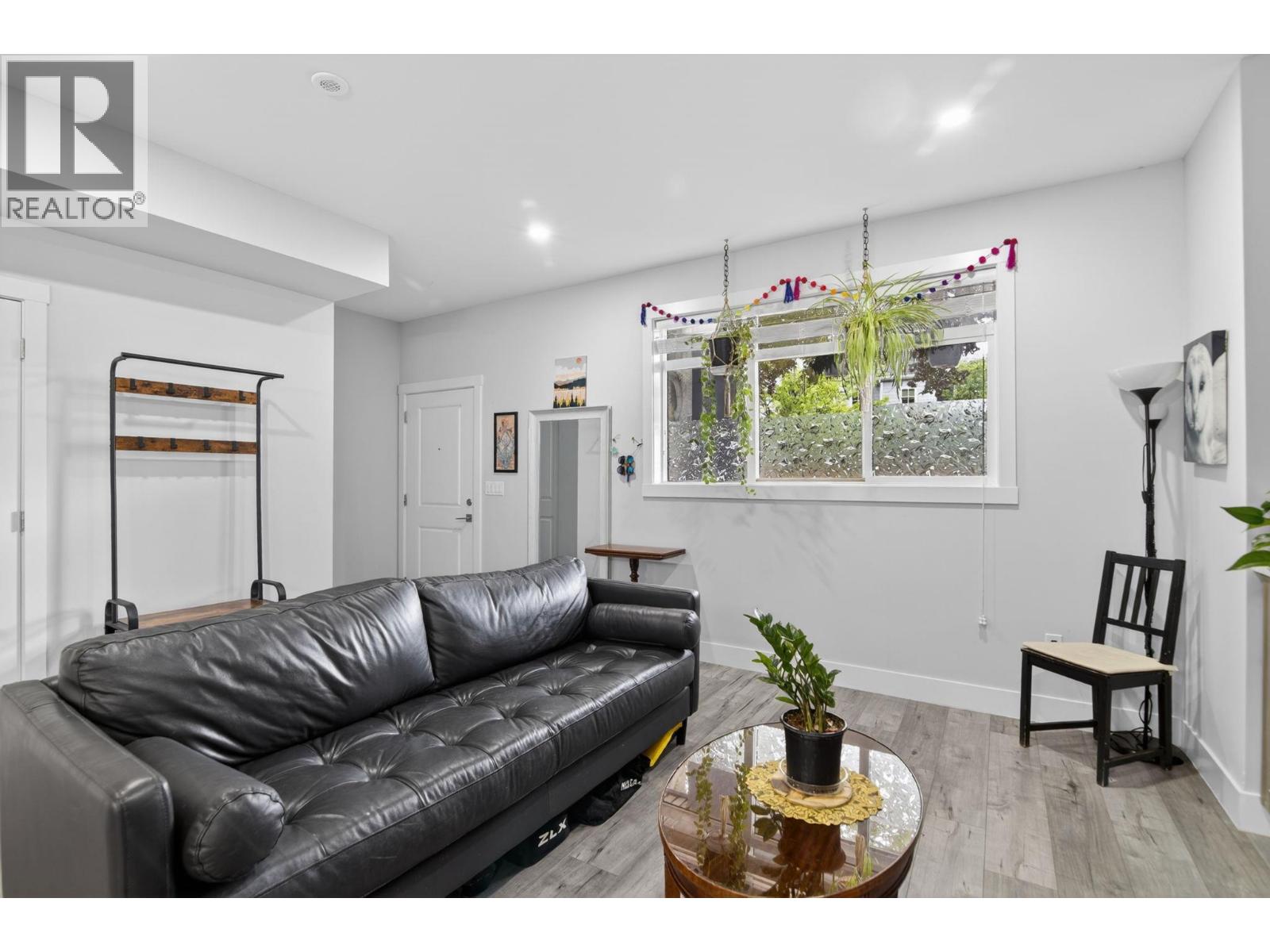 1038 Stockwell Avenue Unit# 1