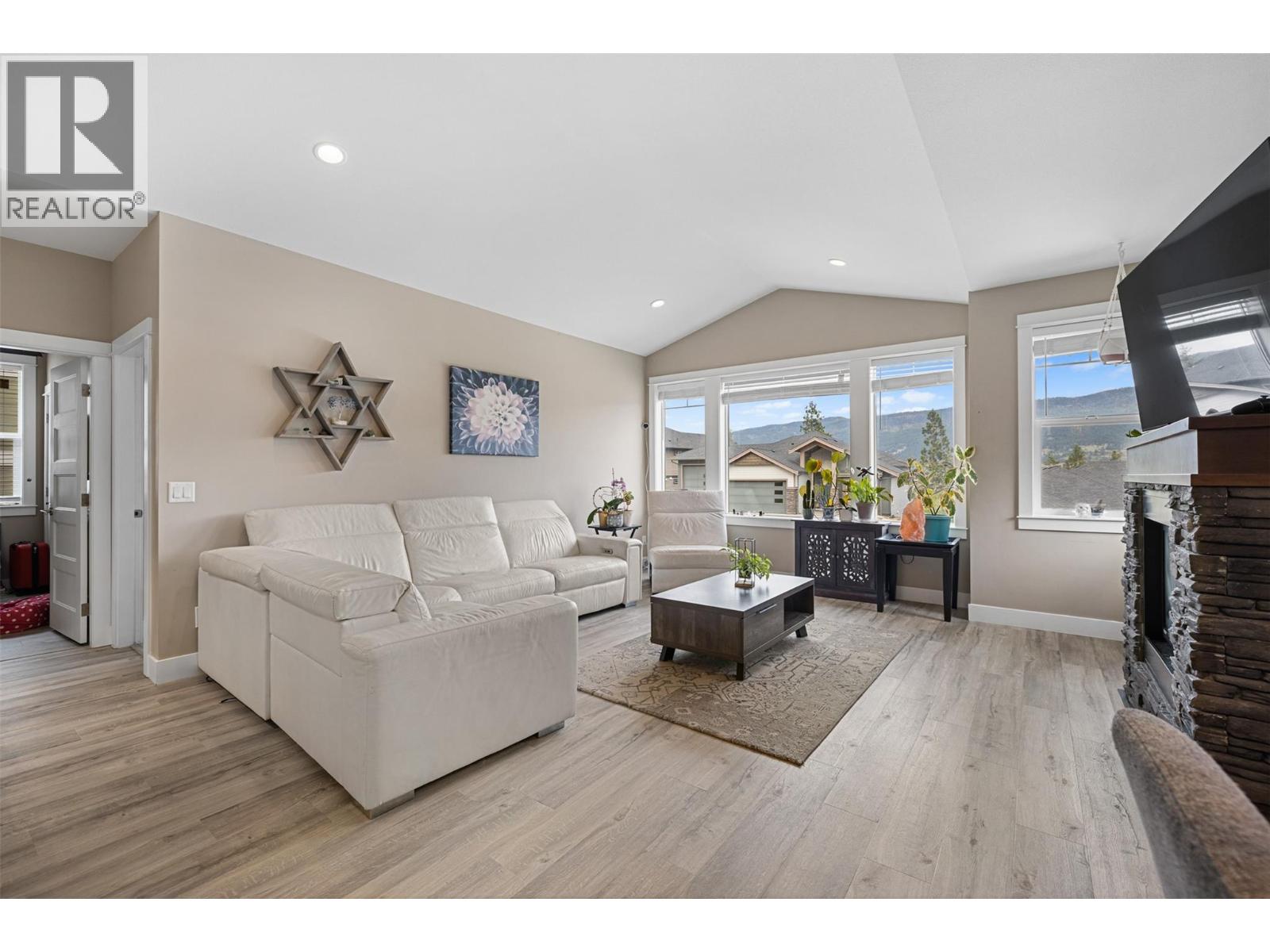 13272 Shoreline Drive