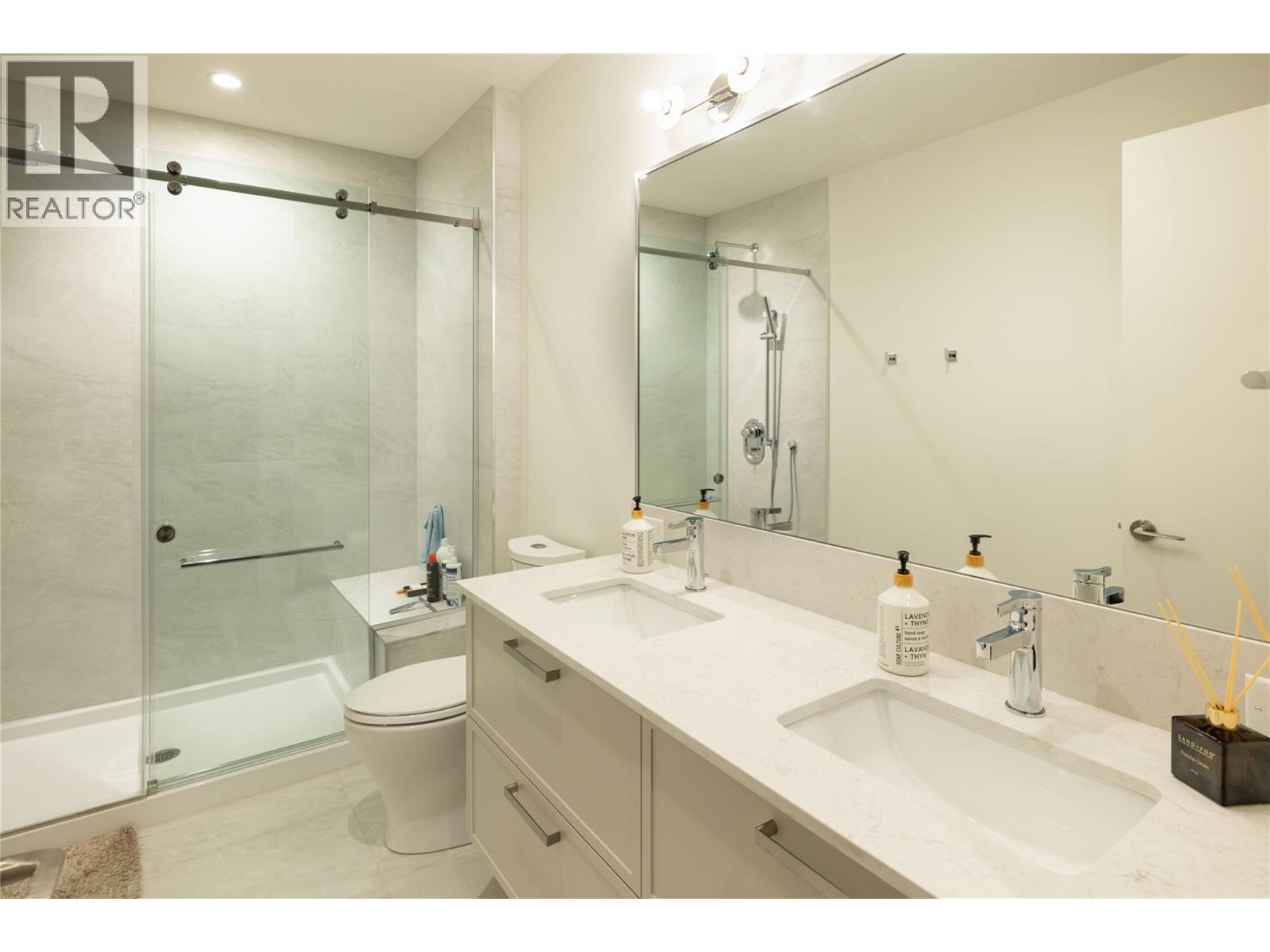 3340 Lakeshore Road Unit# 411