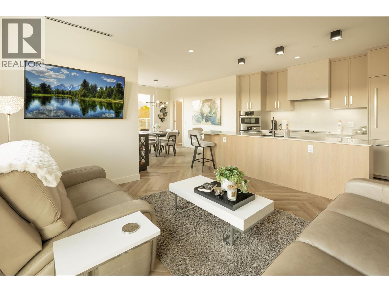 3340 Lakeshore Road Unit# 411