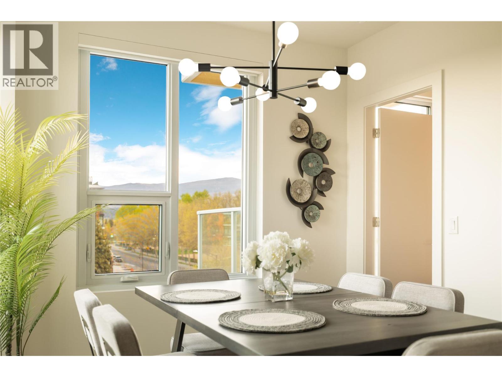 3340 Lakeshore Road Unit# 411