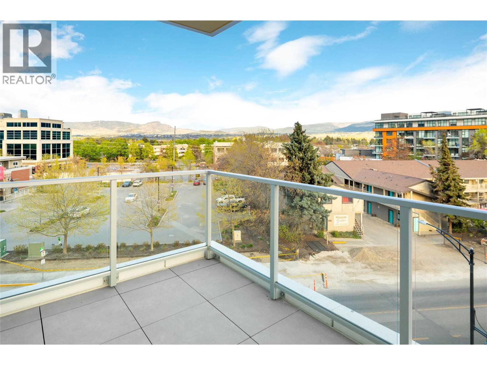 3340 Lakeshore Road Unit# 411