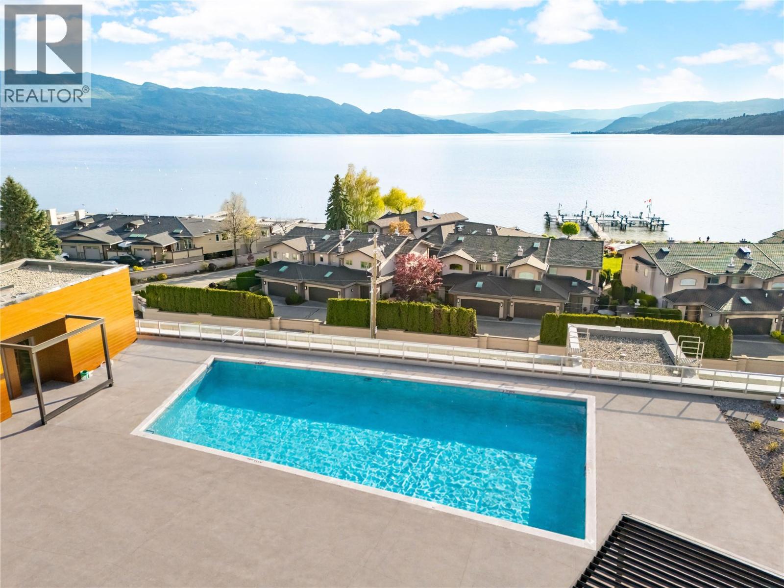 3340 Lakeshore Road Unit# 411