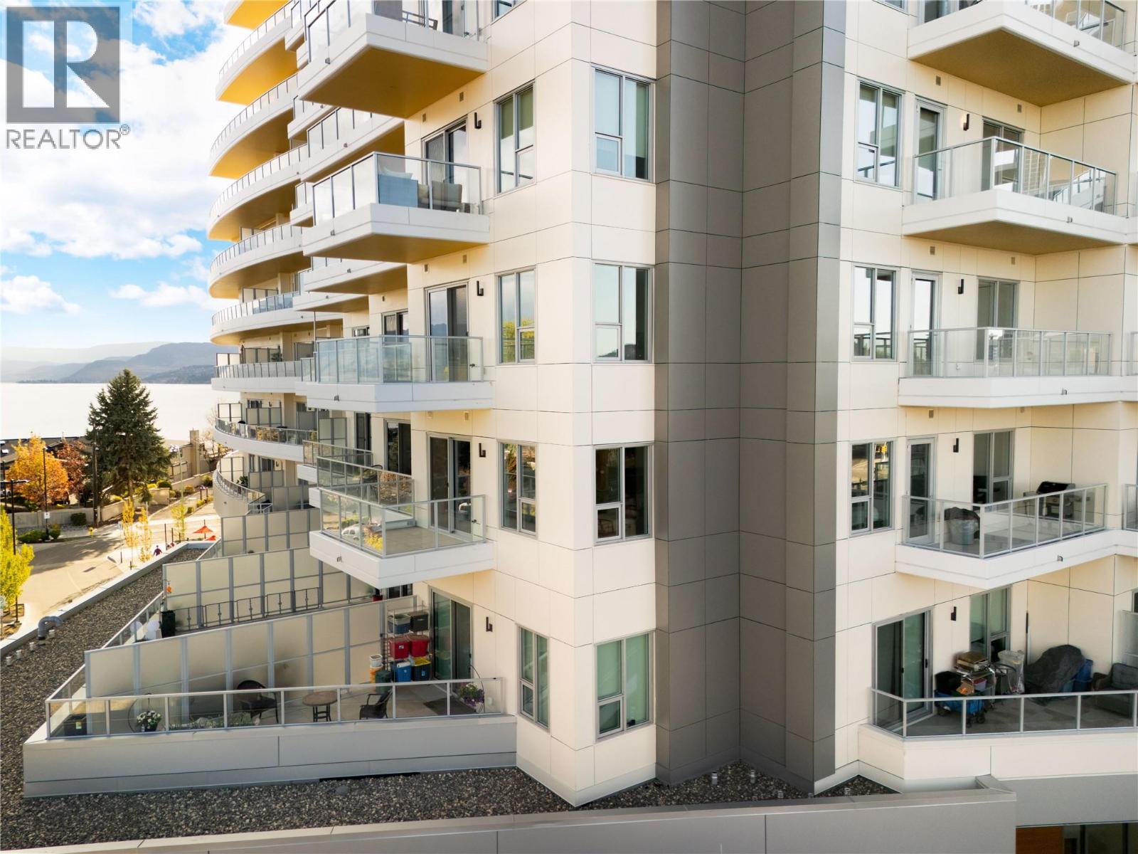 3340 Lakeshore Road Unit# 411