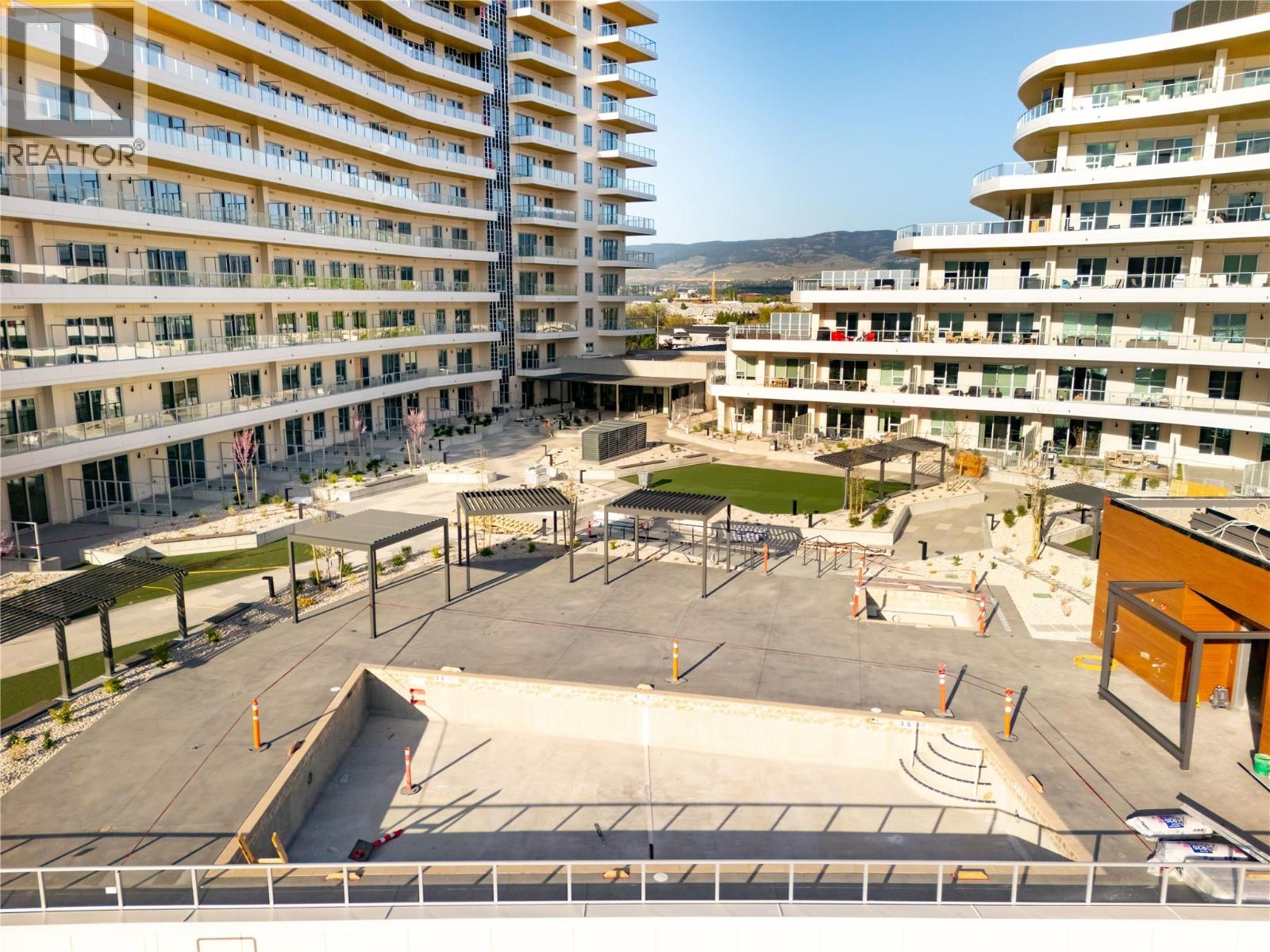3340 Lakeshore Road Unit# 411