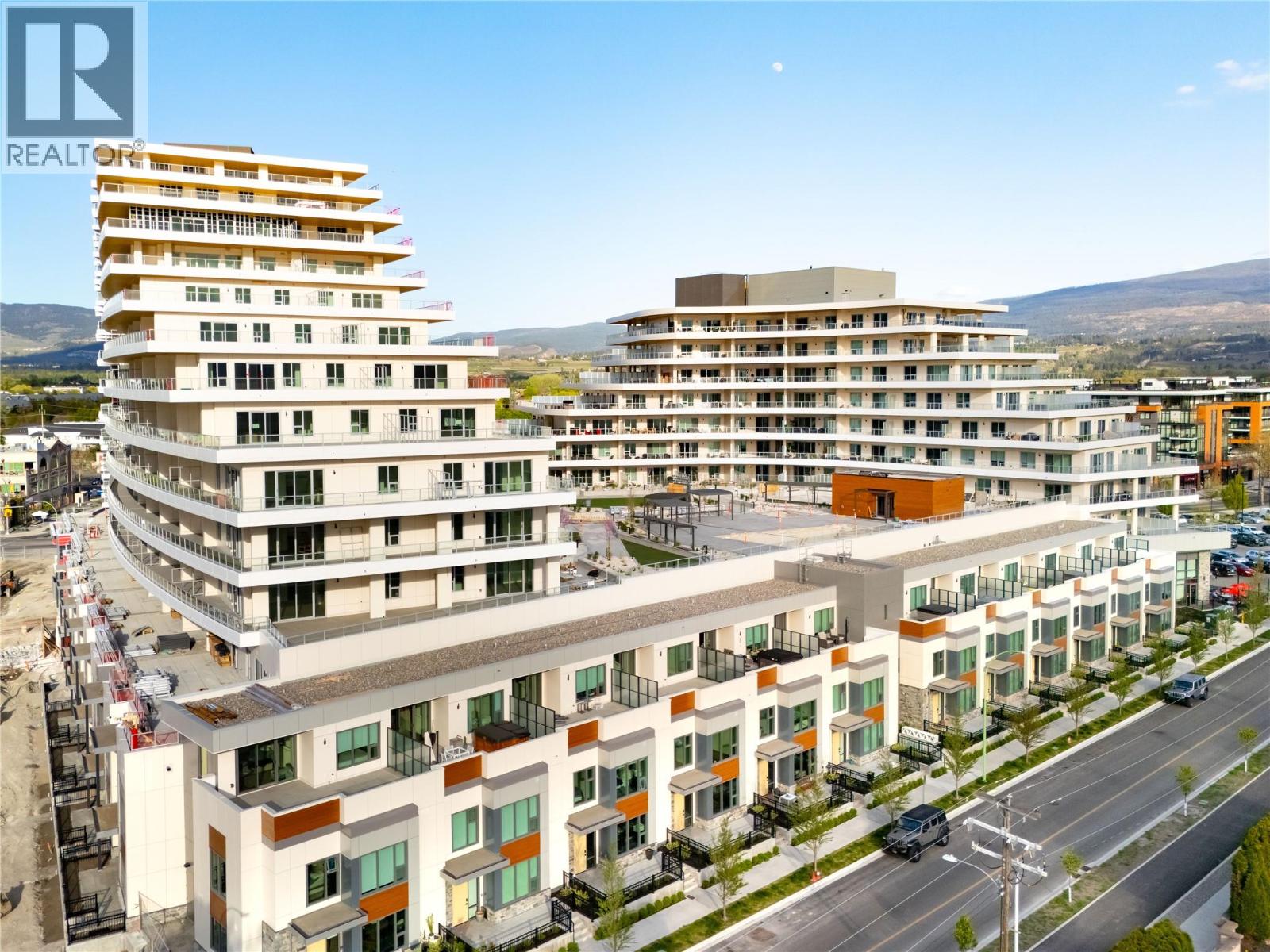 3340 Lakeshore Road Unit# 411