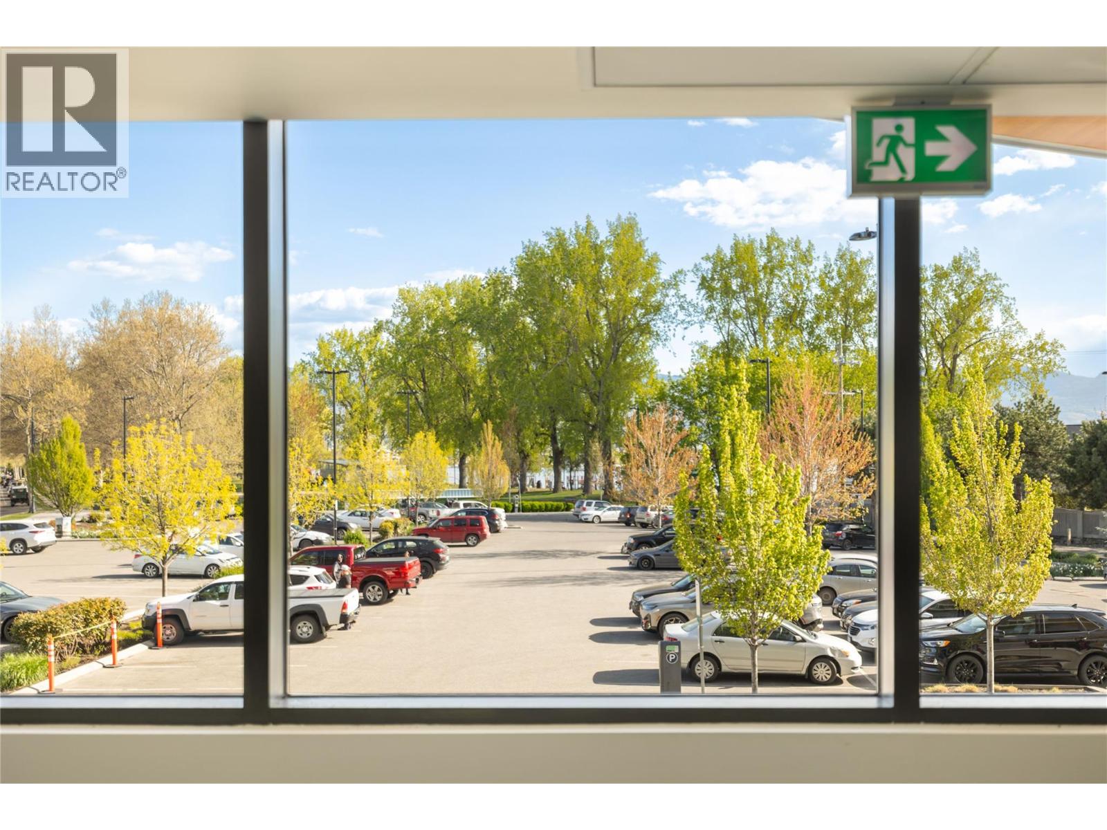 3340 Lakeshore Road Unit# 411