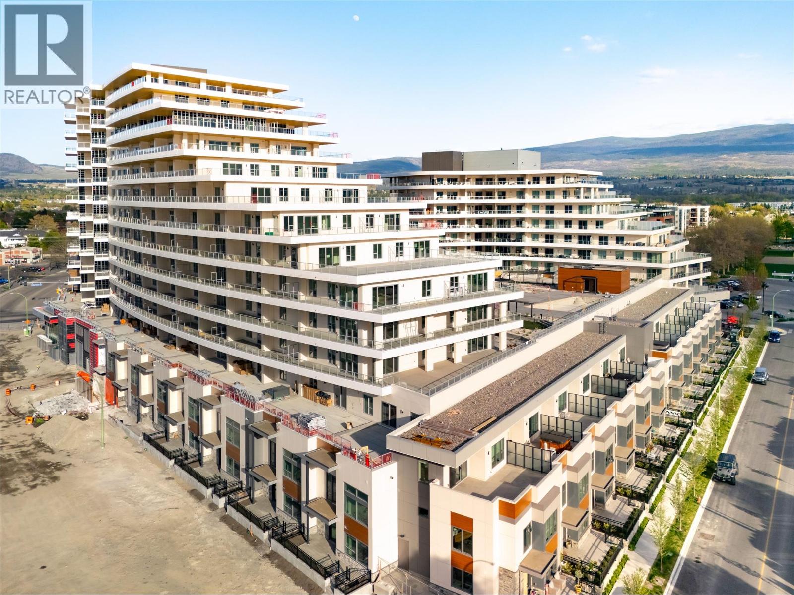 3340 Lakeshore Road Unit# 411