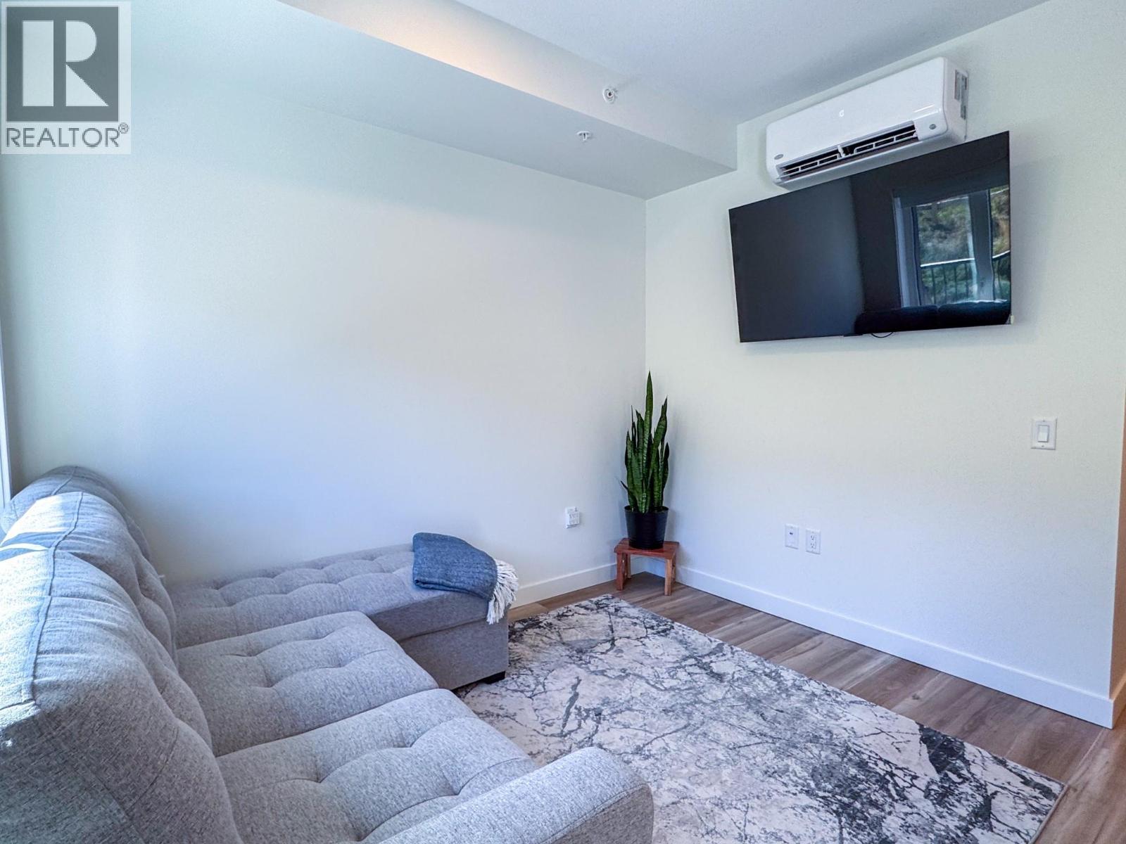 1057 Frost Road Unit# 404