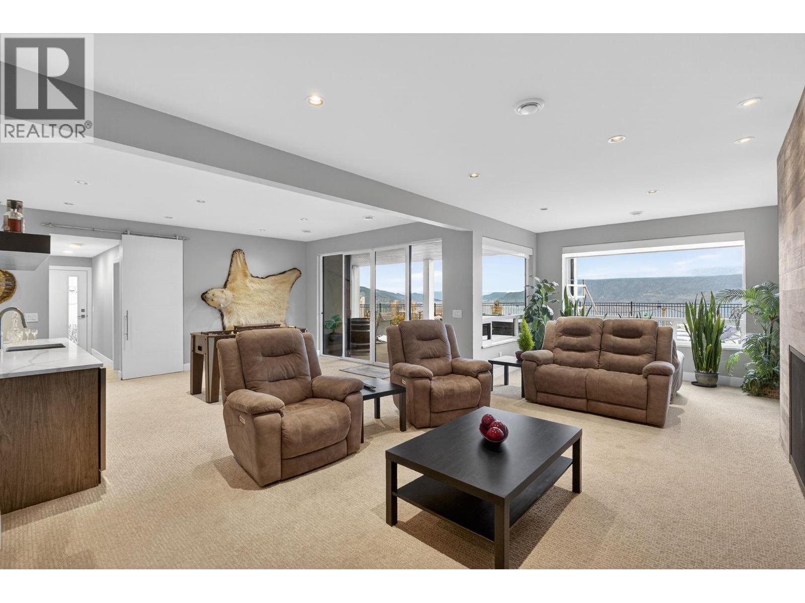 9882 Beacon Hill Drive