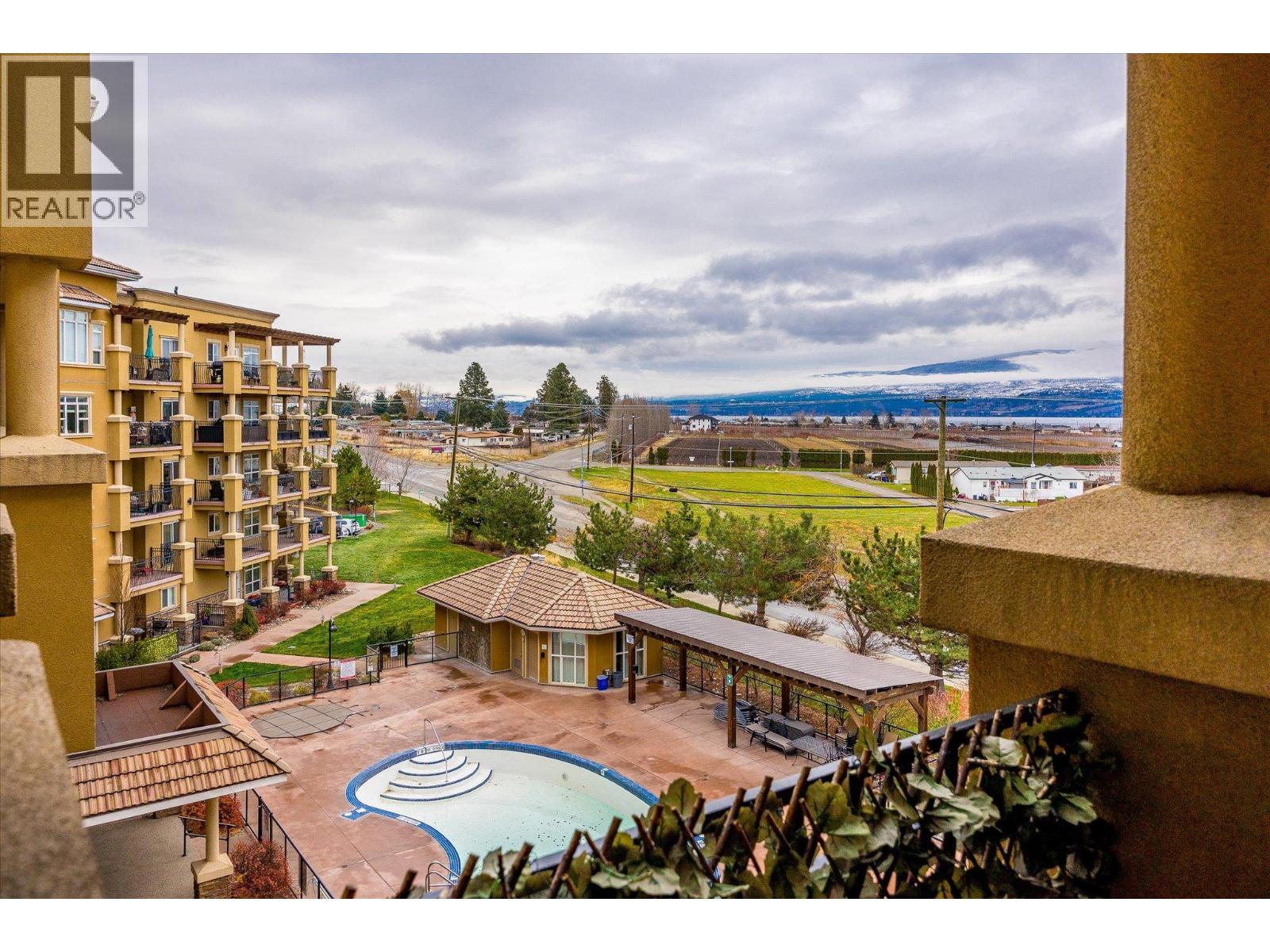 2070 Boucherie Road Unit# 403