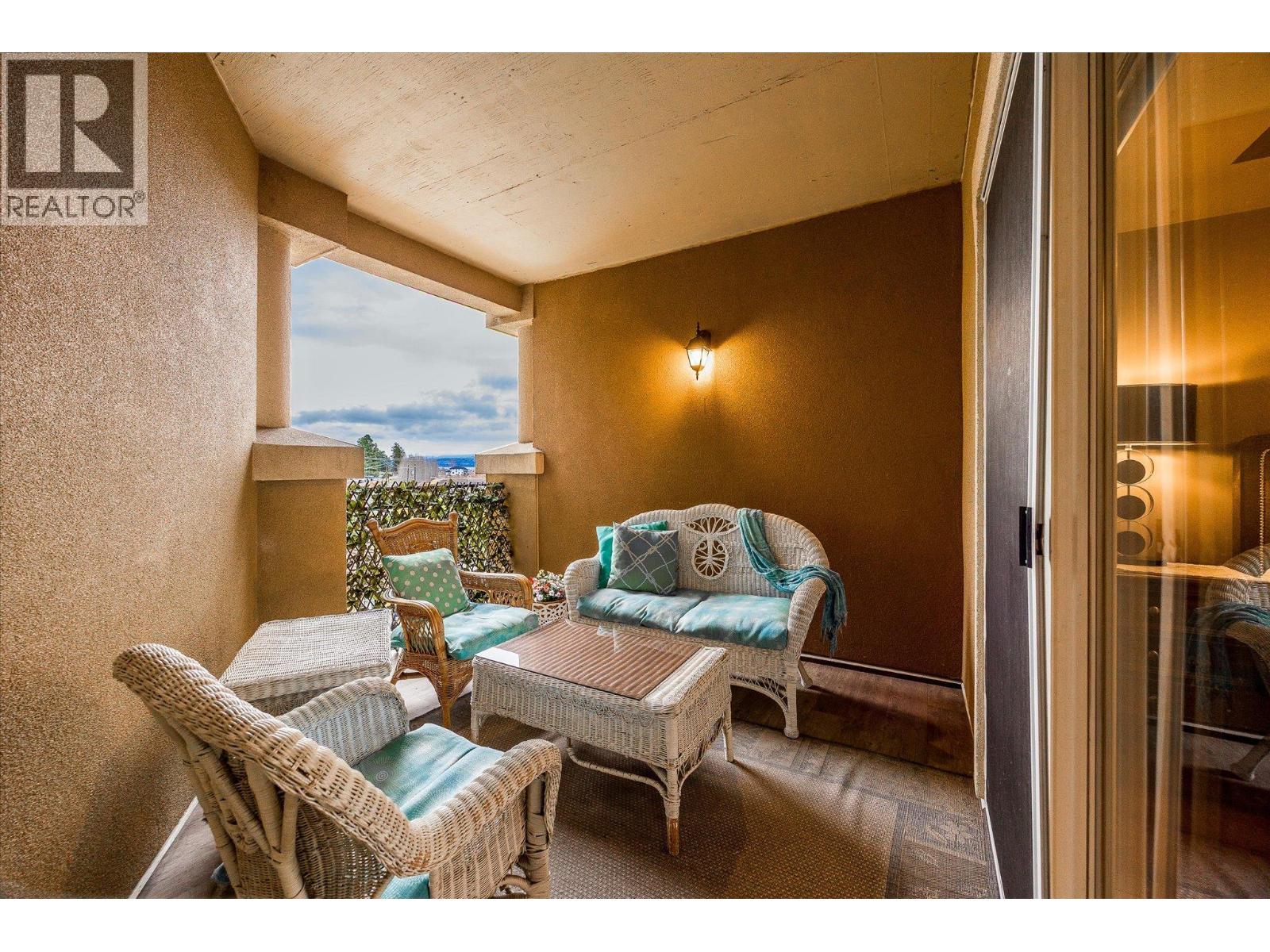 2070 Boucherie Road Unit# 403