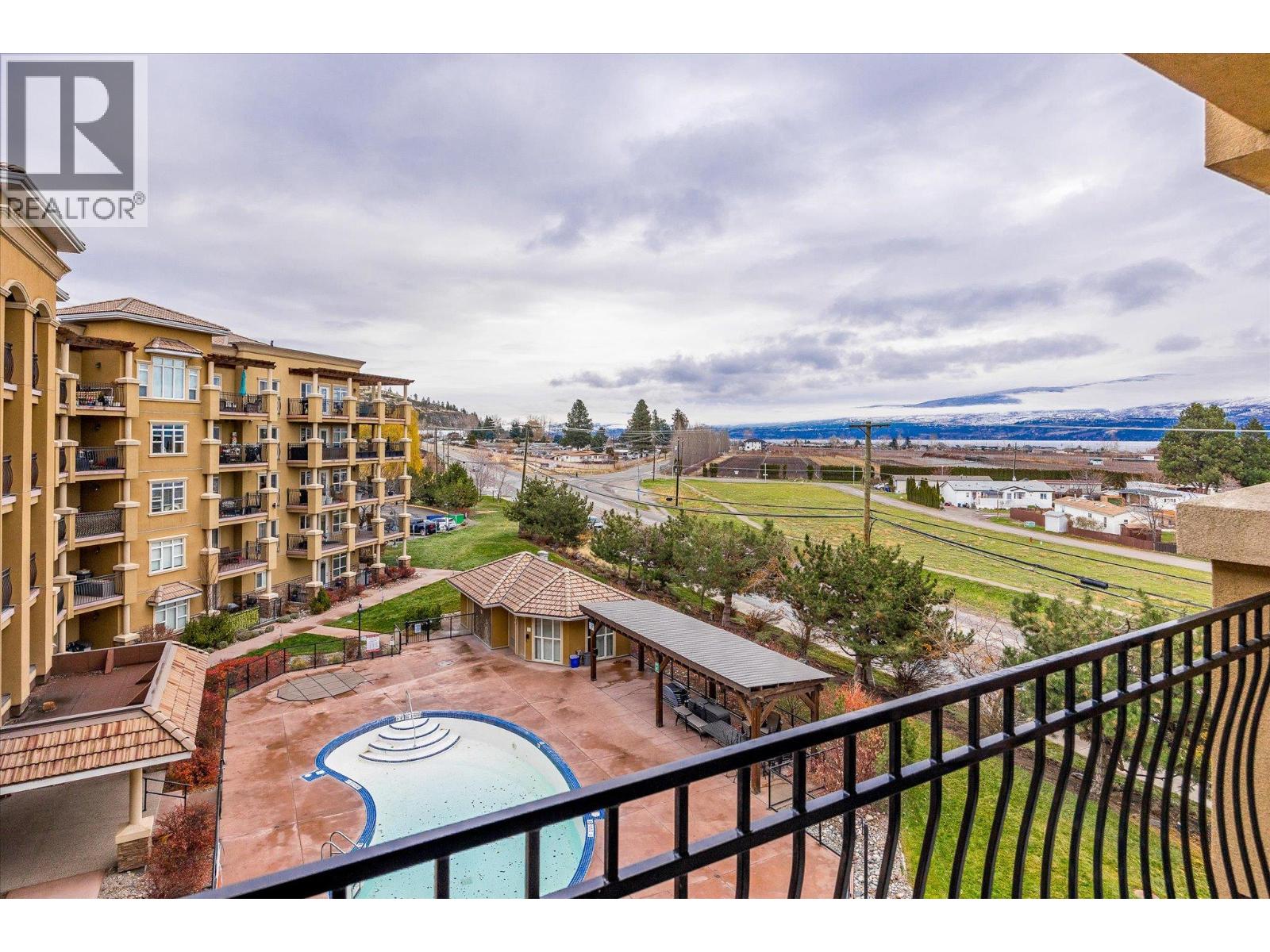 2070 Boucherie Road Unit# 403