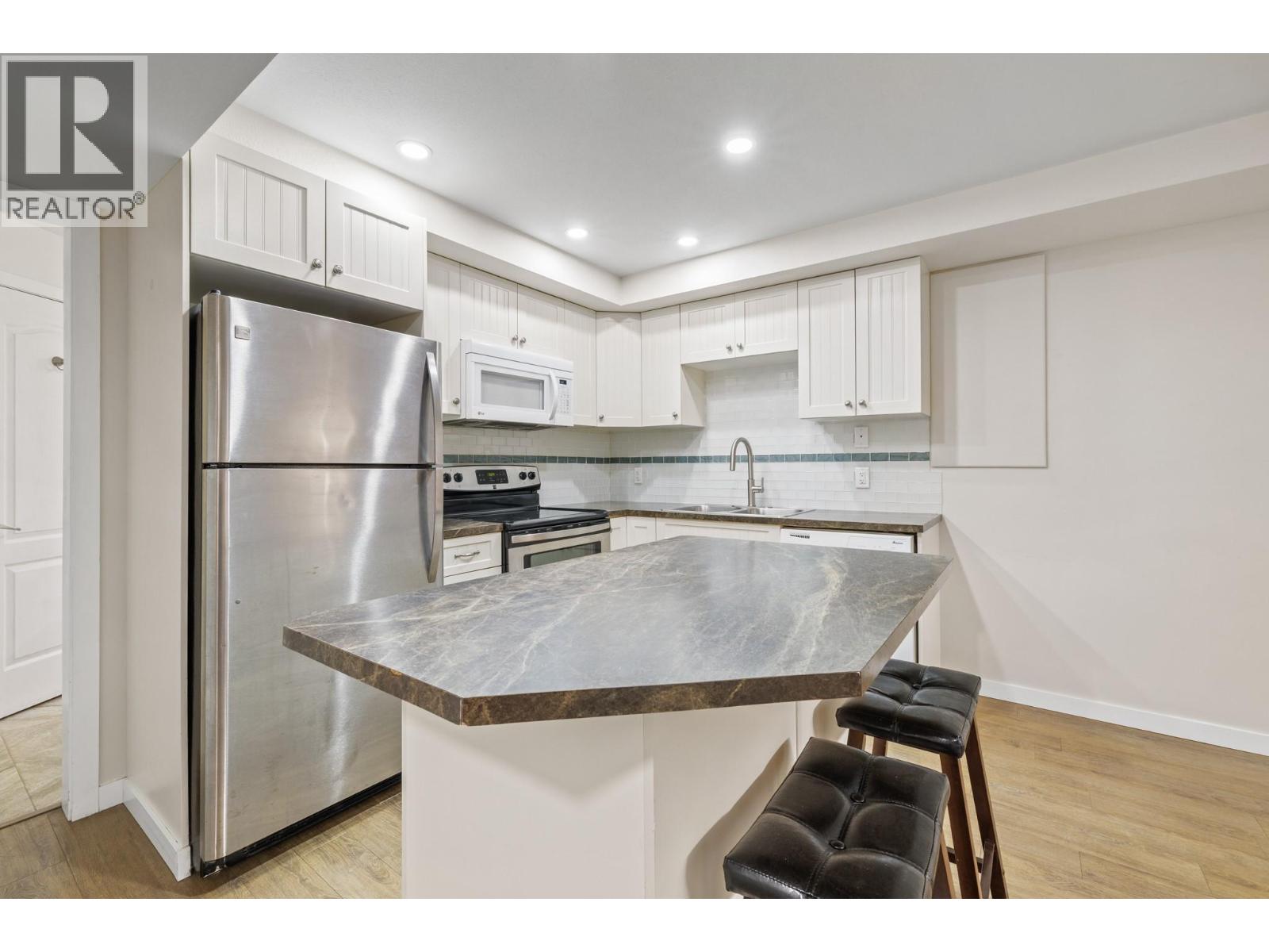 1638 Lindsay Drive