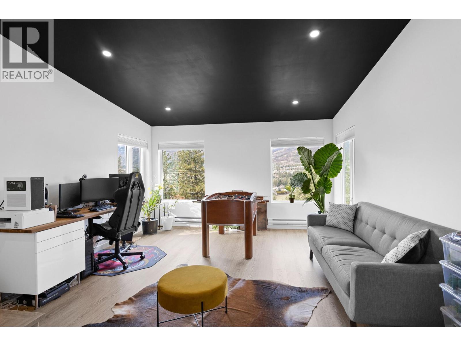 2426 Collingwood Road