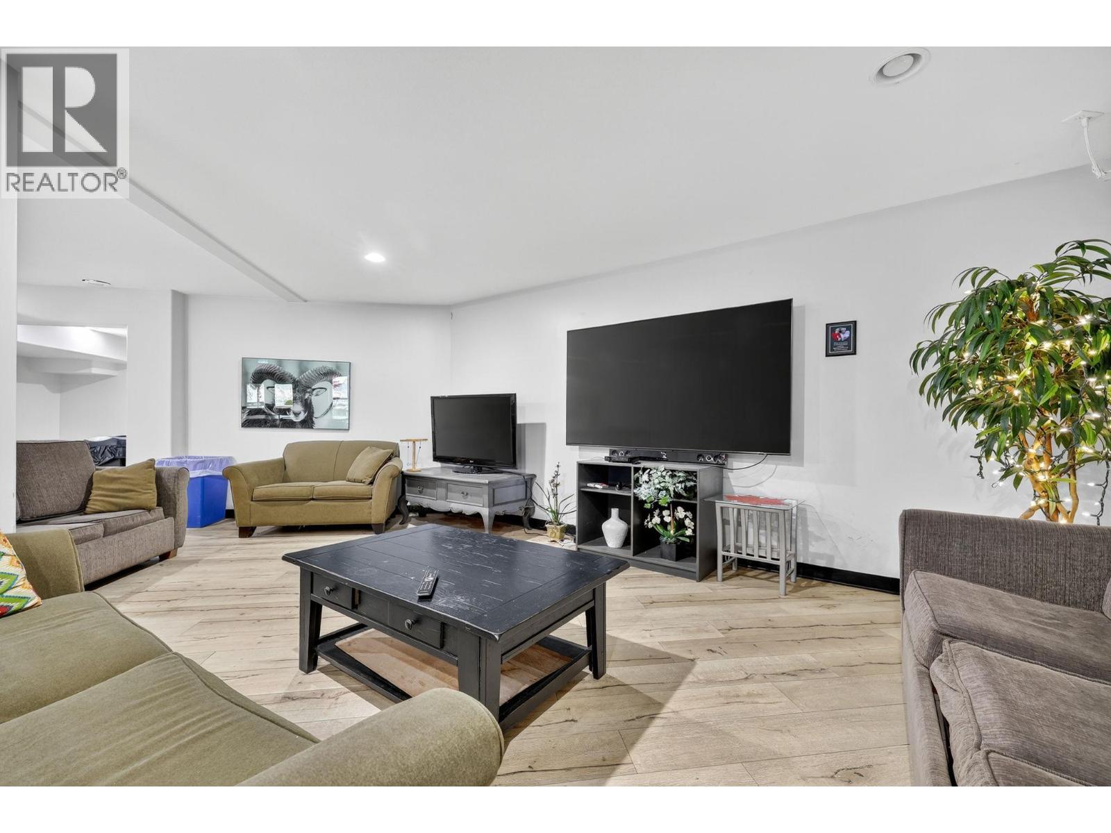 6732 La Palma Loop Unit# 213