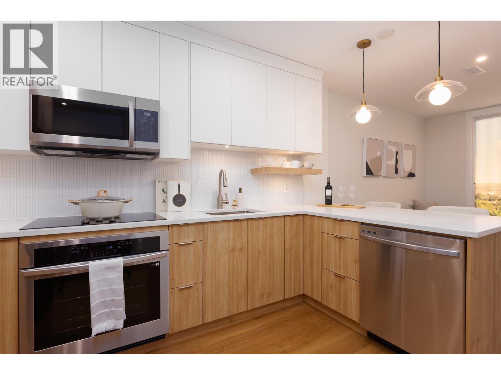 1281 Pridham Avenue Unit# 527 Lot# 159