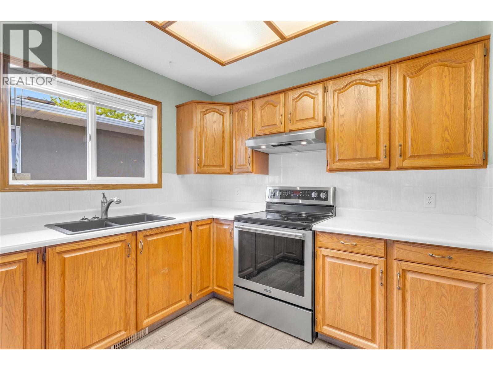 4035 Gellatly Road S Unit# 109
