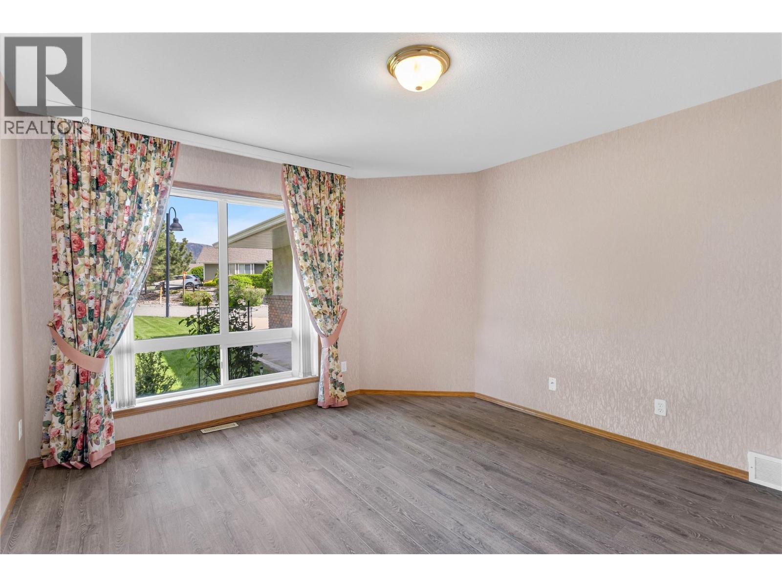 4035 Gellatly Road S Unit# 109