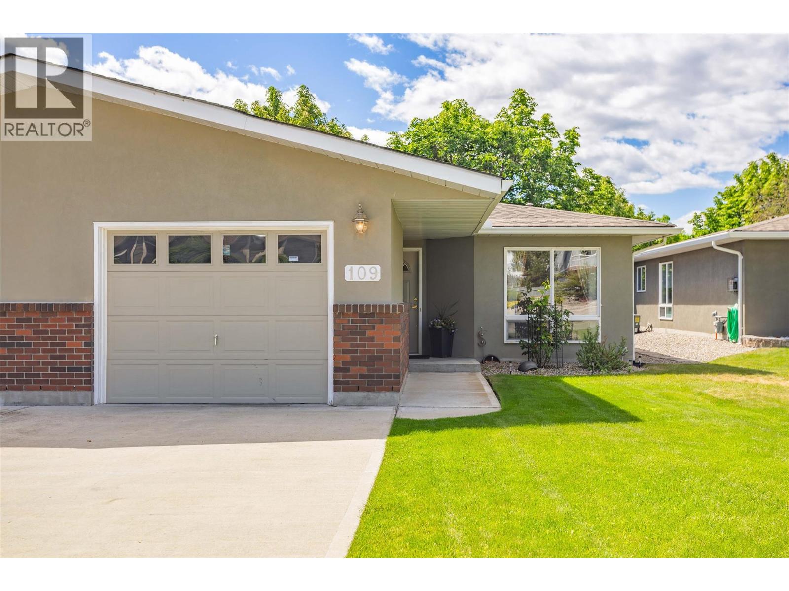 4035 Gellatly Road S Unit# 109