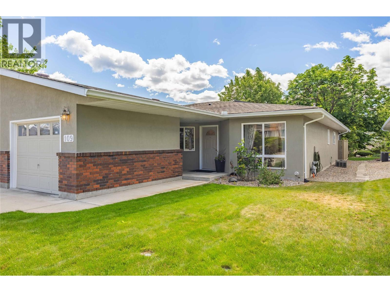 4035 Gellatly Road S Unit# 109
