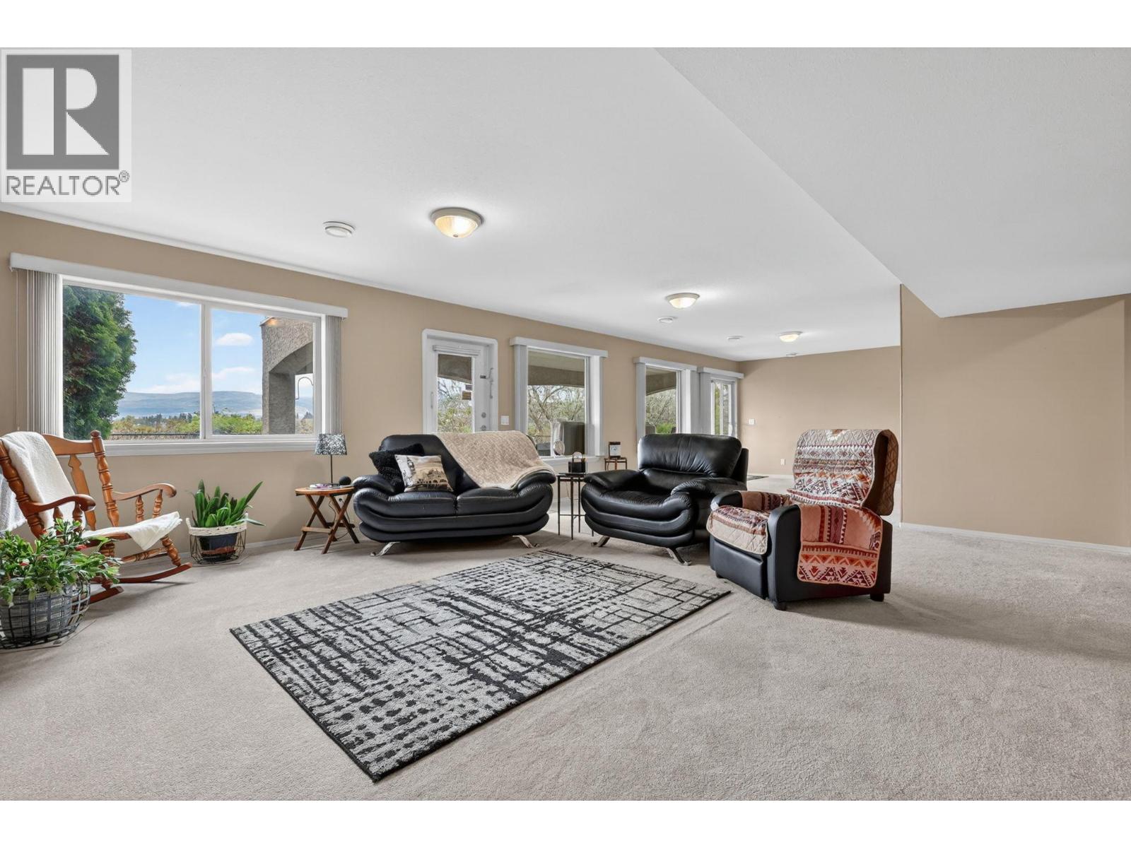 2110 Horizon Drive