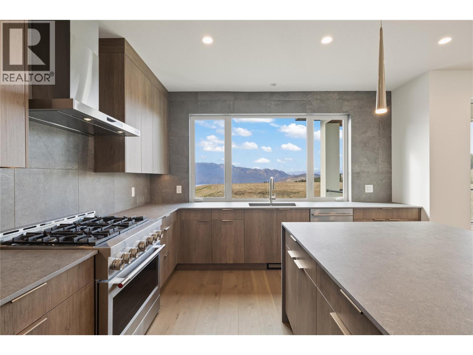 2527 Pinnacle Ridge Drive