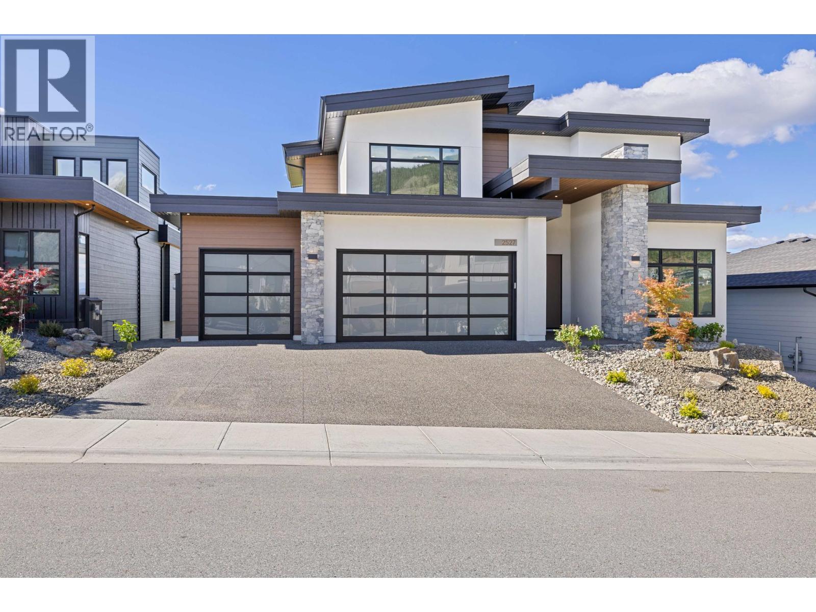 2527 Pinnacle Ridge Drive