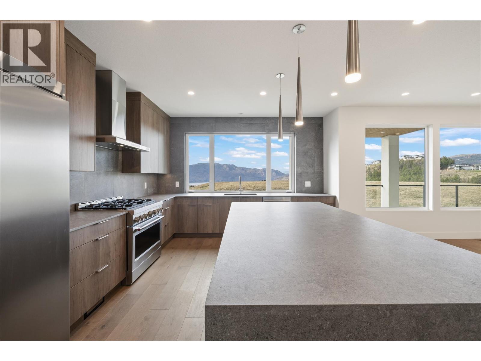 2527 Pinnacle Ridge Drive