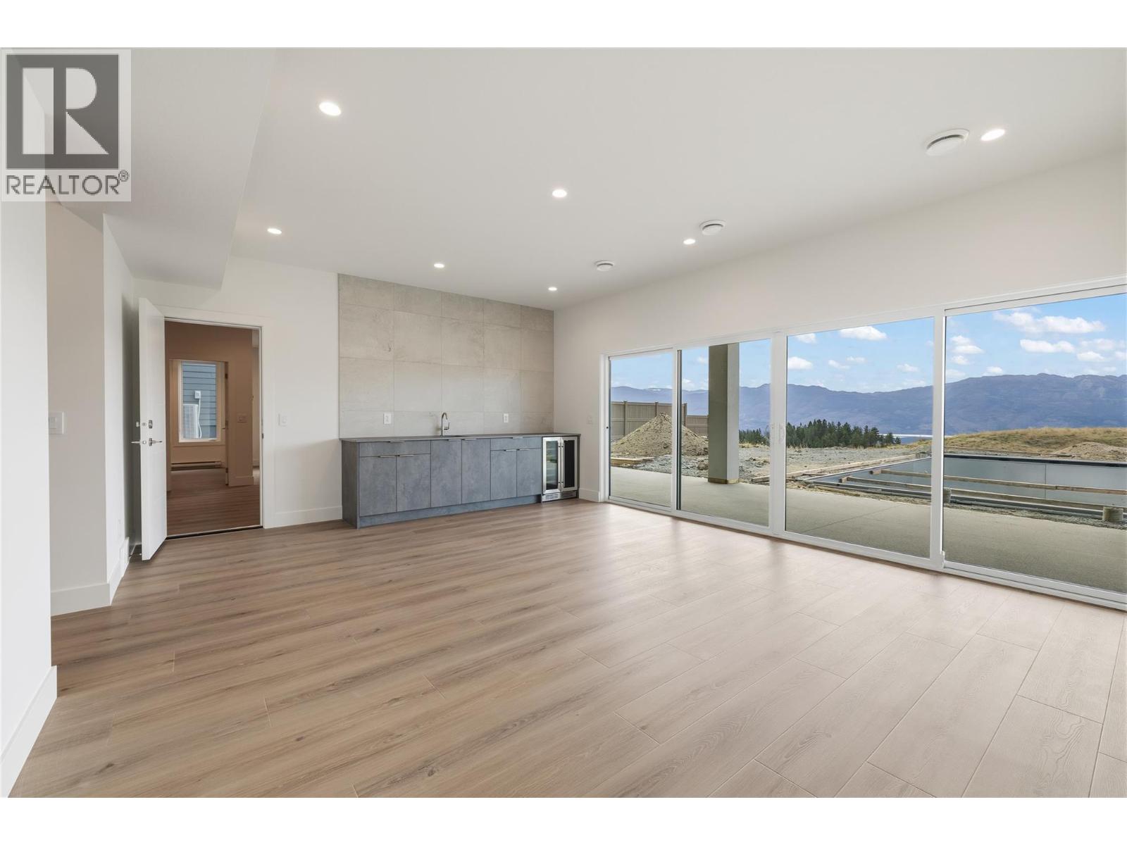 2527 Pinnacle Ridge Drive