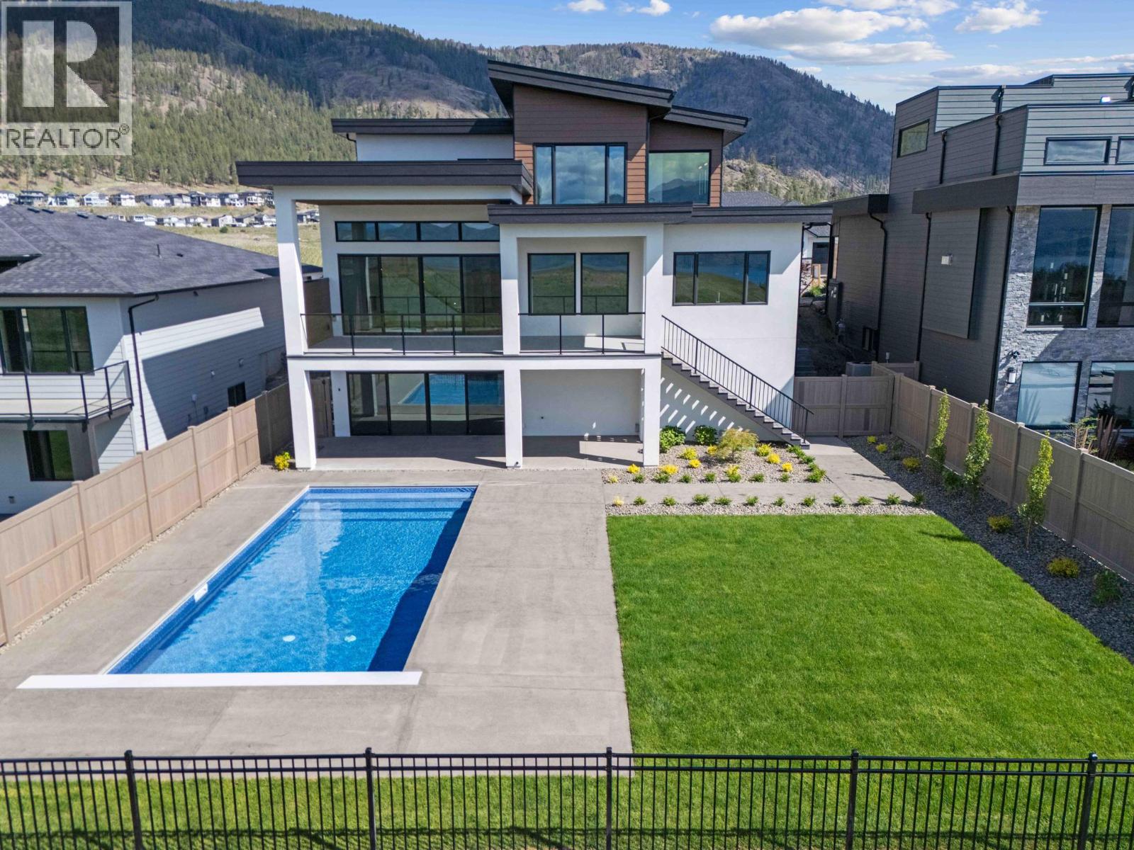 2527 Pinnacle Ridge Drive