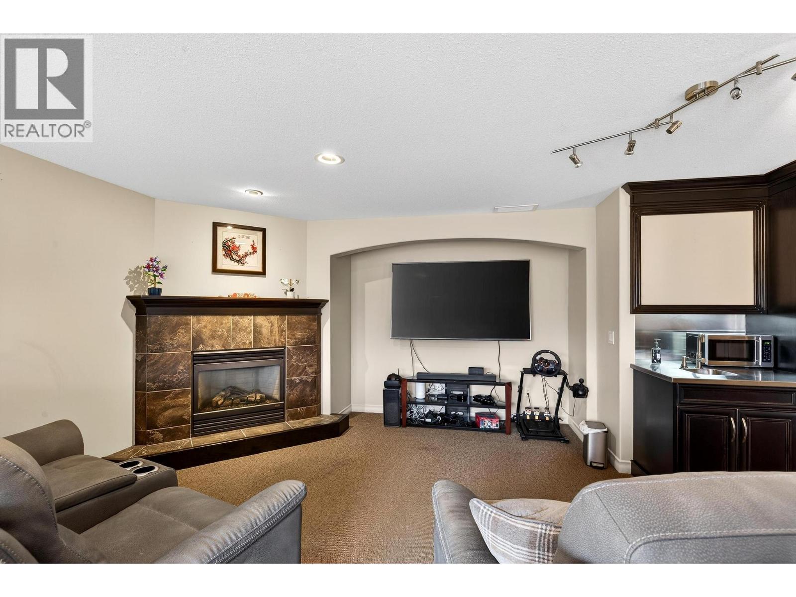 2288 Capistrano Drive