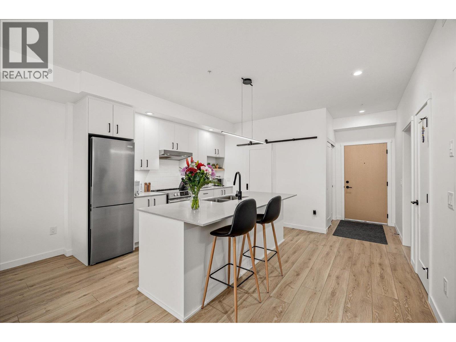 660 Cawston Avenue Unit# 313