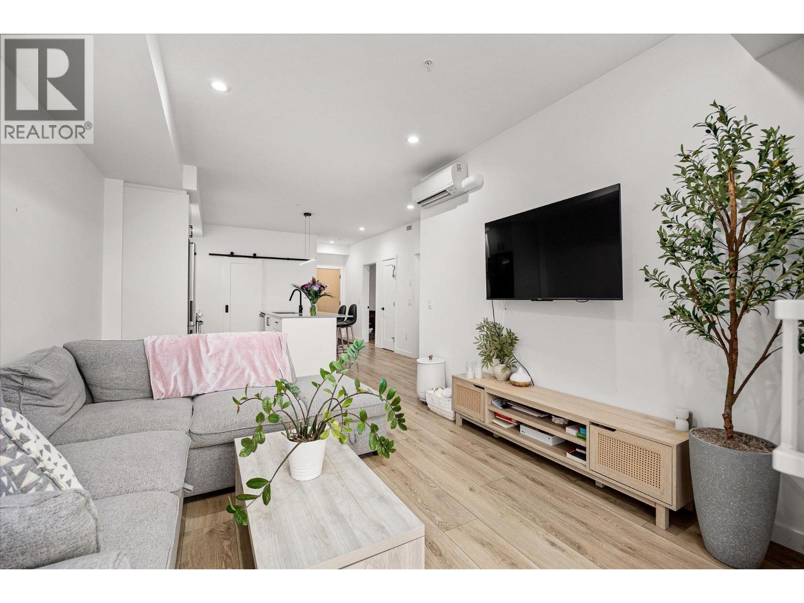 660 Cawston Avenue Unit# 313