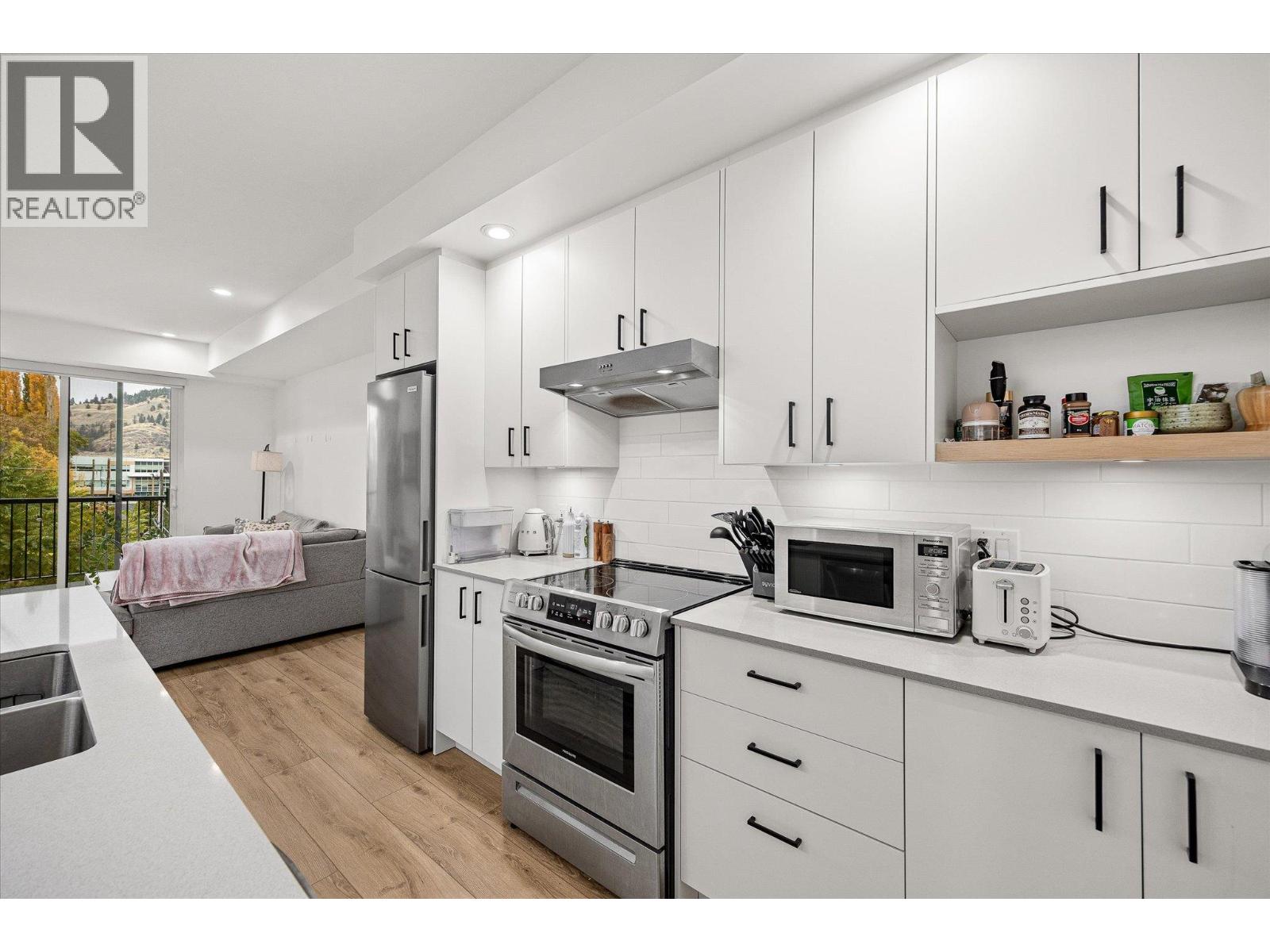 660 Cawston Avenue Unit# 313