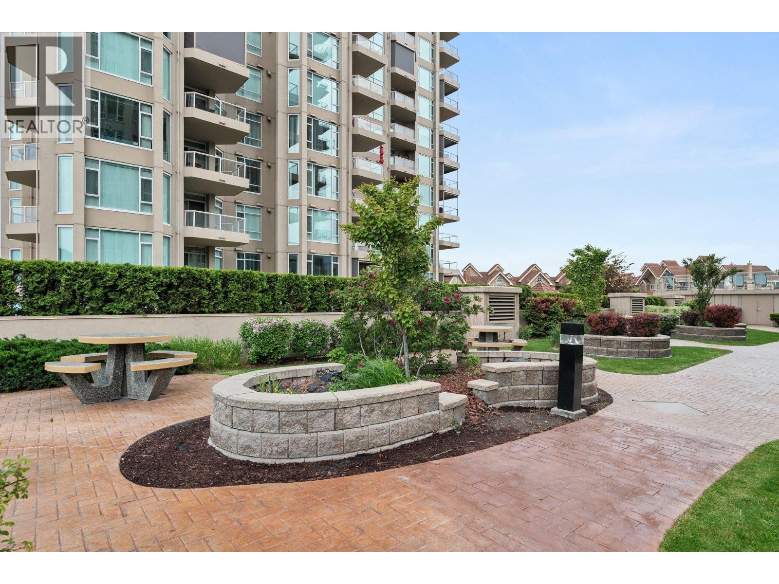 1128 Sunset Drive Unit# 303