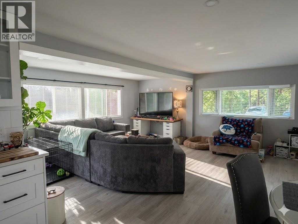 1860 Boucherie Road Unit# 102