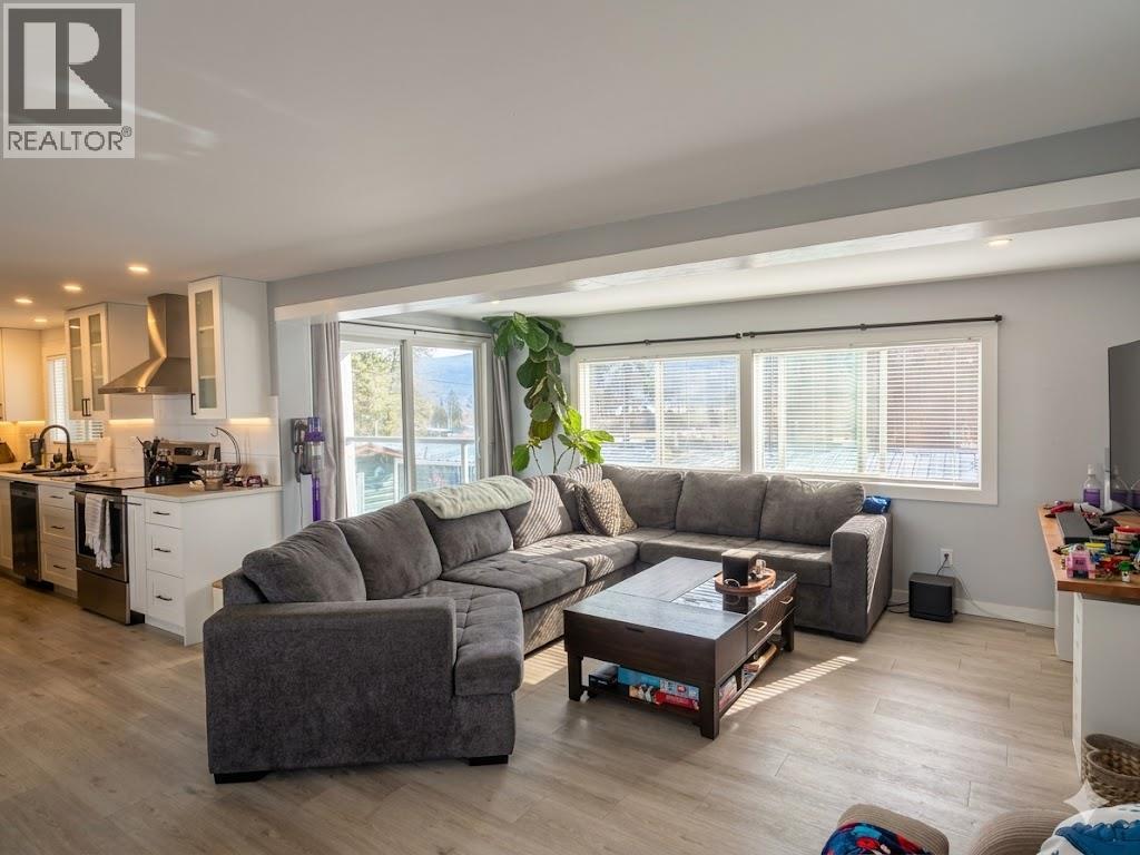 1860 Boucherie Road Unit# 102