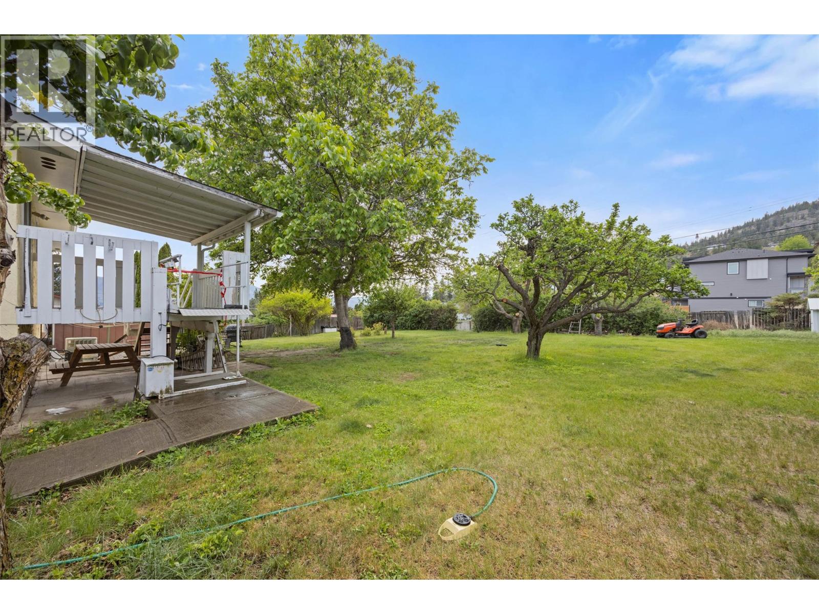 936 MCCARTNEY Road