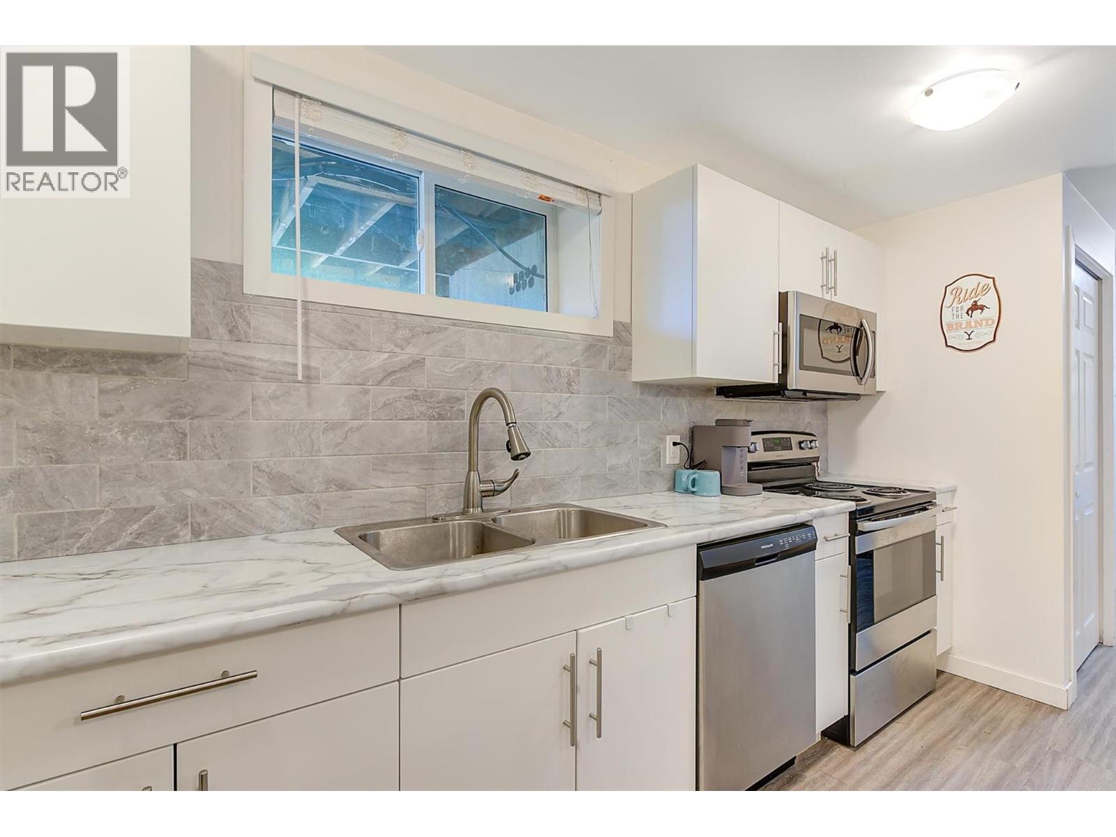 280 Dougall Road S