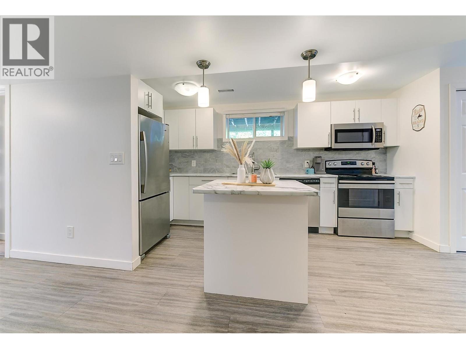 280 Dougall Road S