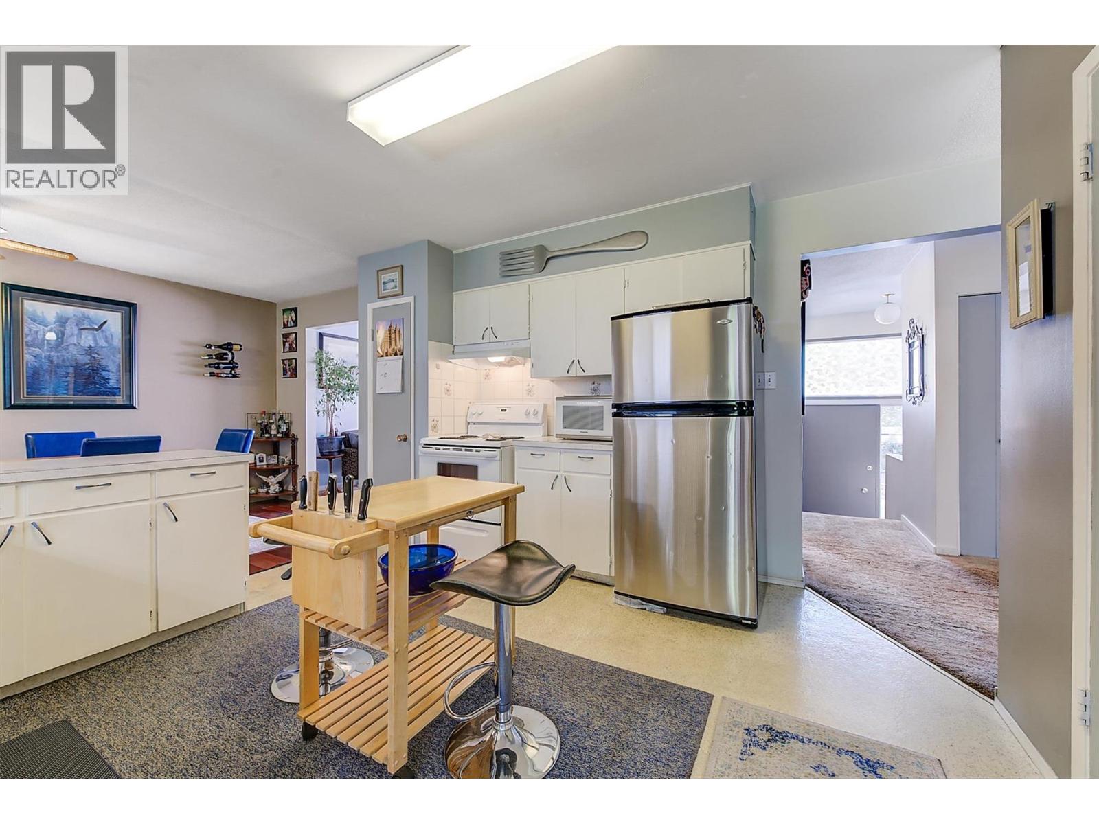 280 Dougall Road S